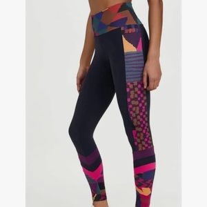 Farm Rio x adidas 	ABSTRACT PATCHES LEGGINS
Size m